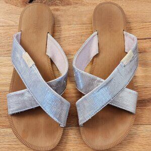 Tom's Sandals - Girls Size 3.5 - Silver